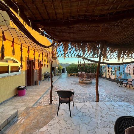 Готель Oasis Camp Bawiti Екстер'єр фото